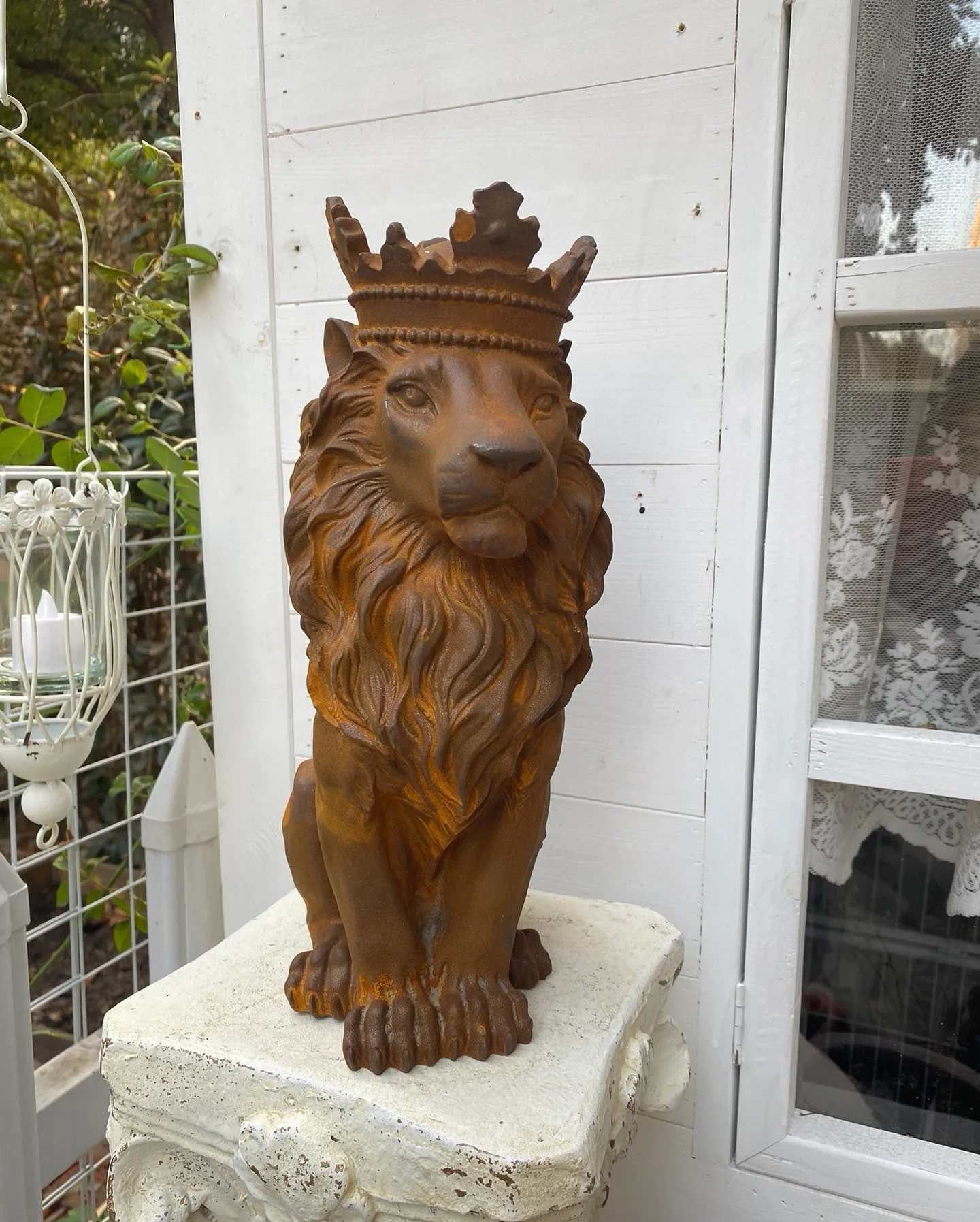 Crowned Lion King Statue